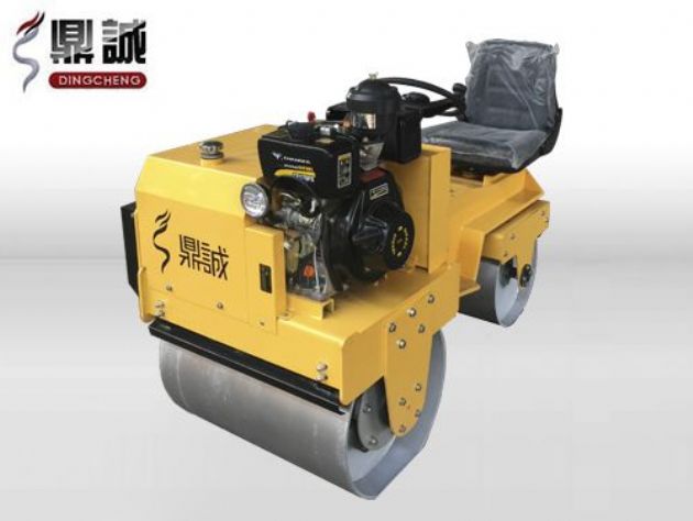 點(diǎn)擊查看詳細(xì)信息<br>標(biāo)題：DC850C座駕式壓路機(jī) 閱讀次數(shù)：15134